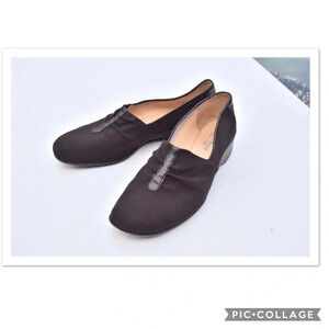 Taryn Rose low wedge